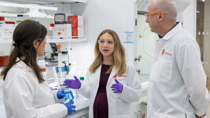 Founder and CEO Laura Katz (center) in the Helaina lab © Image courtesy of Helaina